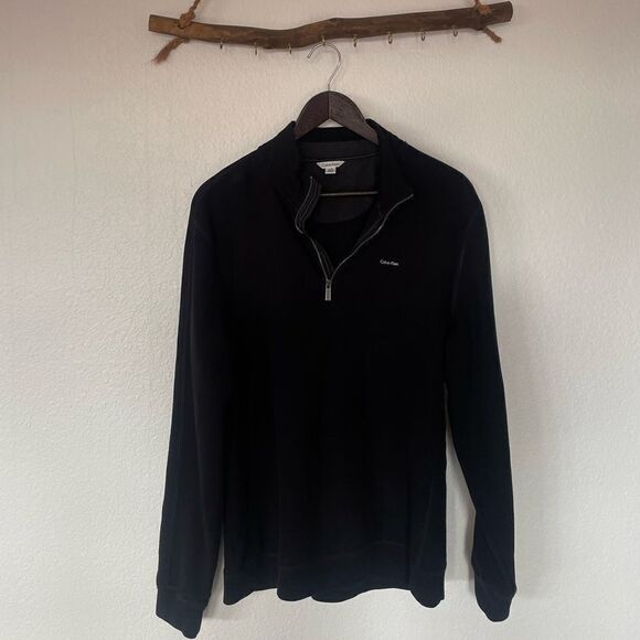 CK black pull over - Picture 1 of 3